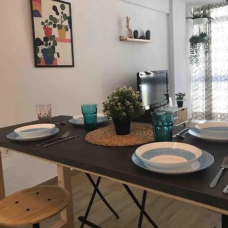 Ideal Apartamento En El Barrio De Las Delicias Малага Екстериор снимка