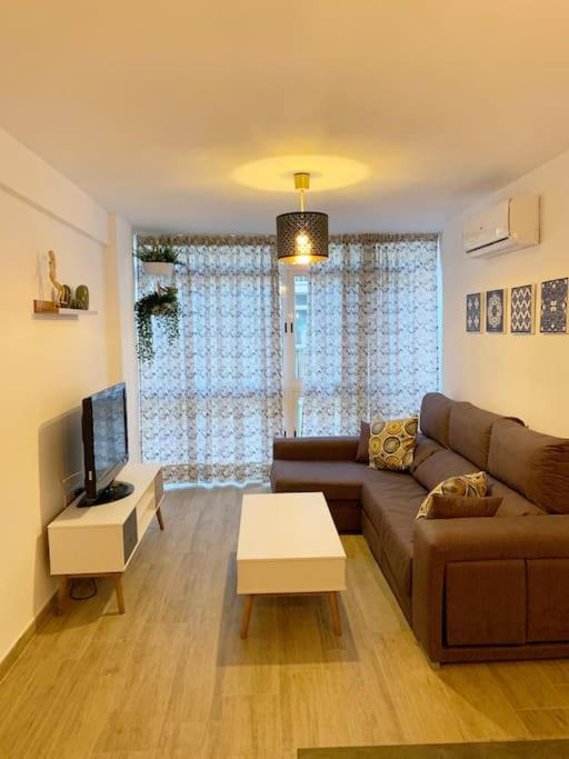 Ideal Apartamento En El Barrio De Las Delicias Малага Екстериор снимка