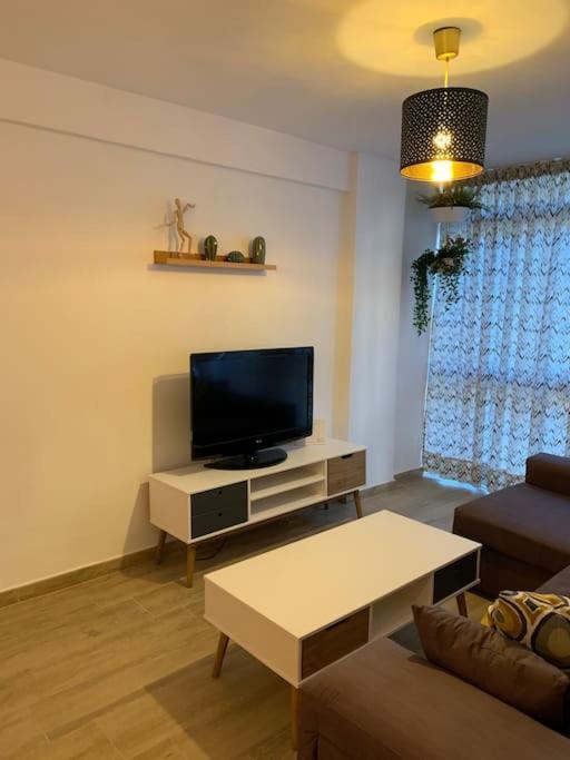 Ideal Apartamento En El Barrio De Las Delicias Малага Екстериор снимка