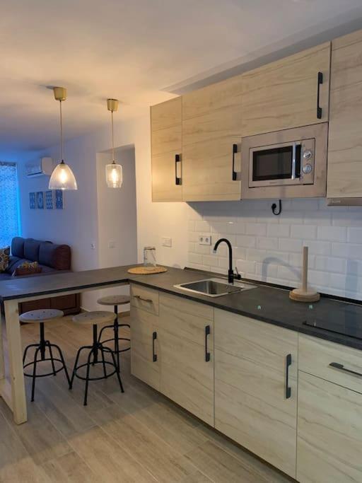 Ideal Apartamento En El Barrio De Las Delicias Малага Екстериор снимка